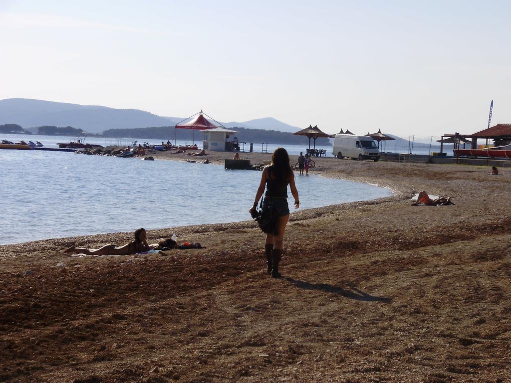 Apartments Batarilo Biograd Na Moru Eksteriør bilde