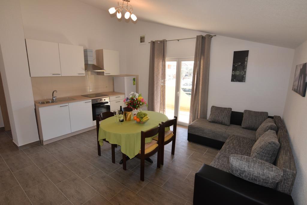 Apartments Batarilo Biograd Na Moru Eksteriør bilde