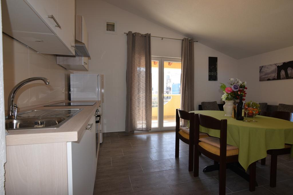 Apartments Batarilo Biograd Na Moru Eksteriør bilde