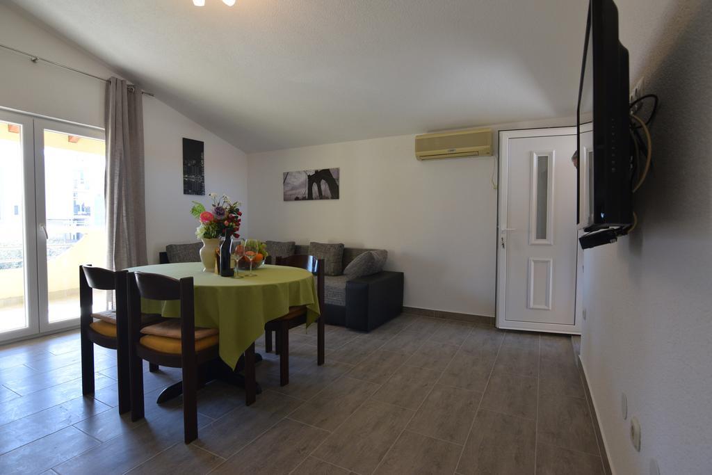 Apartments Batarilo Biograd Na Moru Eksteriør bilde