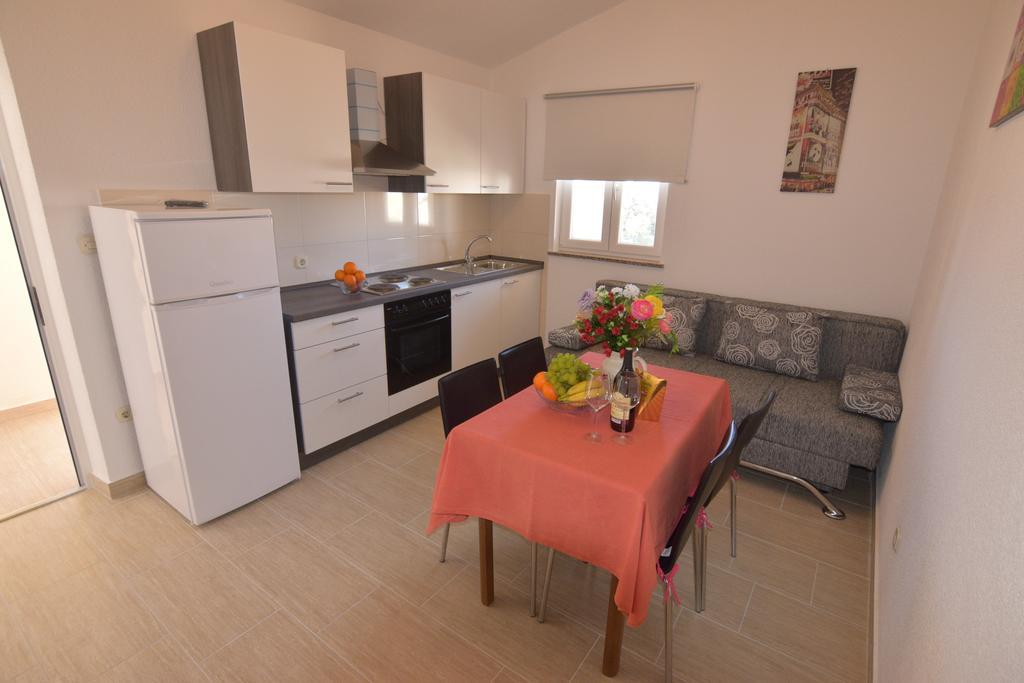 Apartments Batarilo Biograd Na Moru Eksteriør bilde