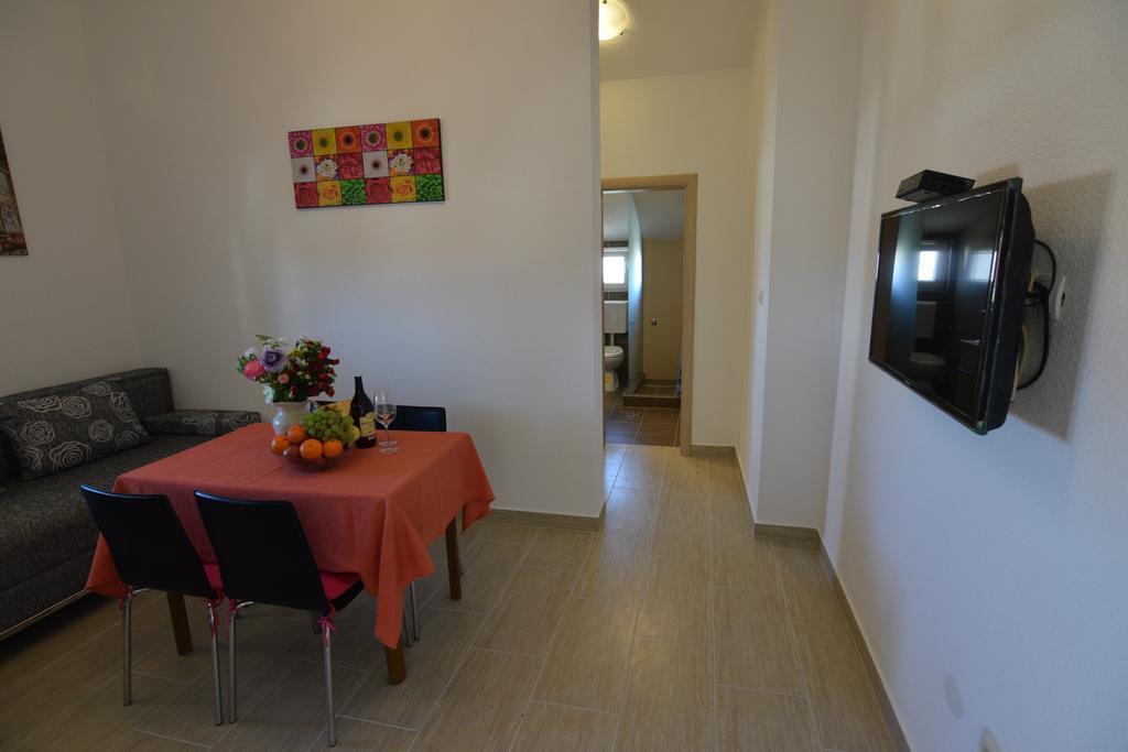 Apartments Batarilo Biograd Na Moru Eksteriør bilde