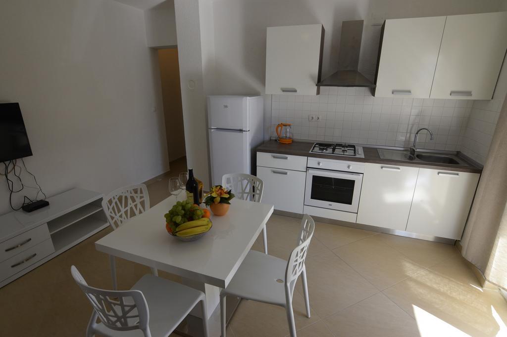 Apartments Batarilo Biograd Na Moru Eksteriør bilde