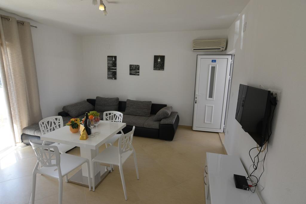 Apartments Batarilo Biograd Na Moru Eksteriør bilde