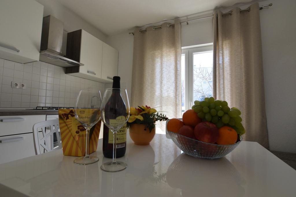 Apartments Batarilo Biograd Na Moru Eksteriør bilde