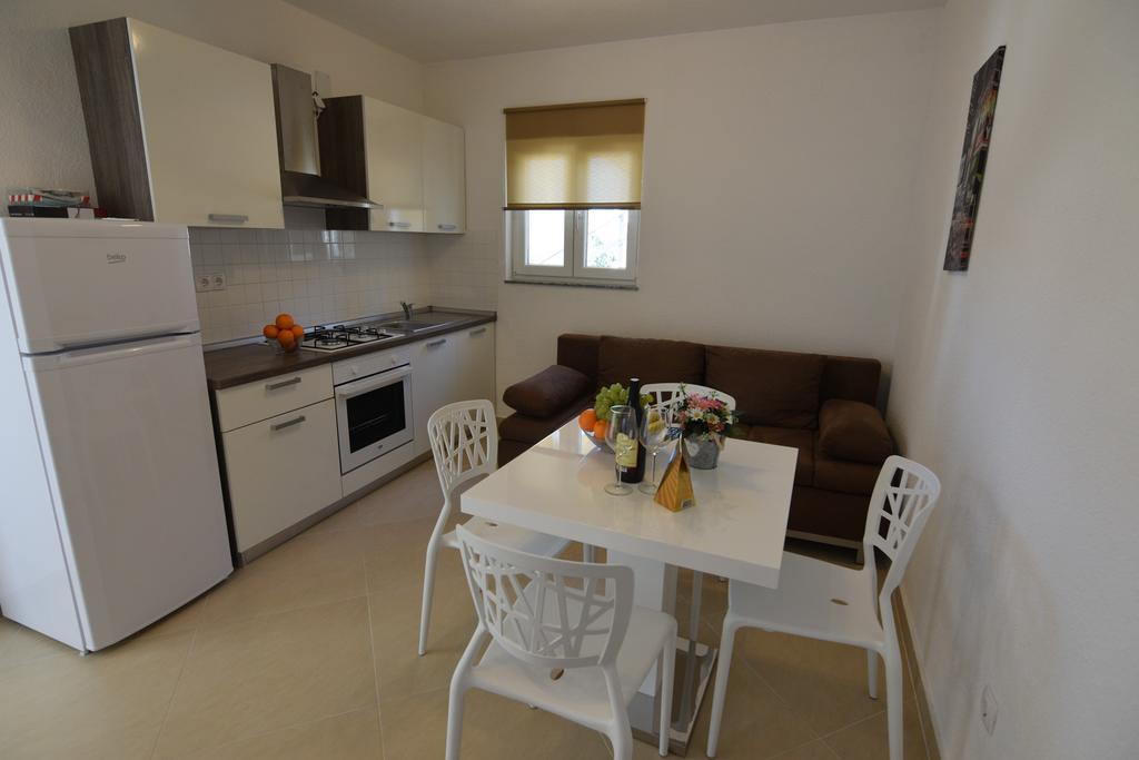 Apartments Batarilo Biograd Na Moru Eksteriør bilde